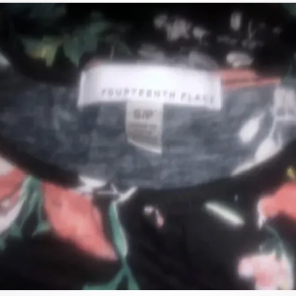 Fourteenth Place Flutter Smock Black Floral Top Size Small NEW - Picture 10 of 10